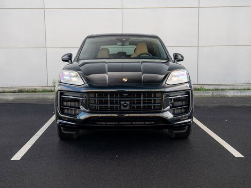 New 2026 Porsche Cayenne GTS AWD/4WD image 6