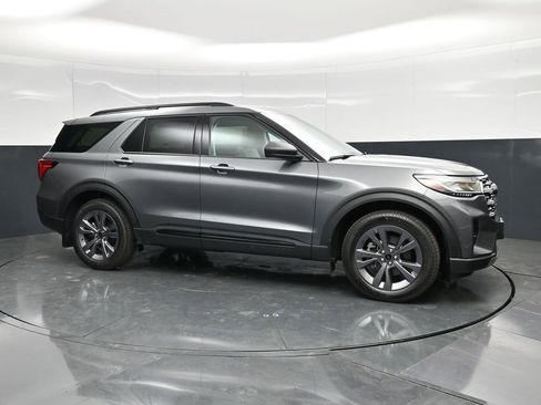 New 2026 Ford Explorer Active w/ Active Comfort Package AWD/4WD image 3