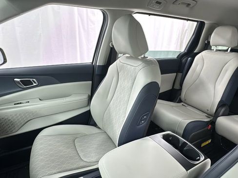 New 2026 Kia Carnival EX image 13