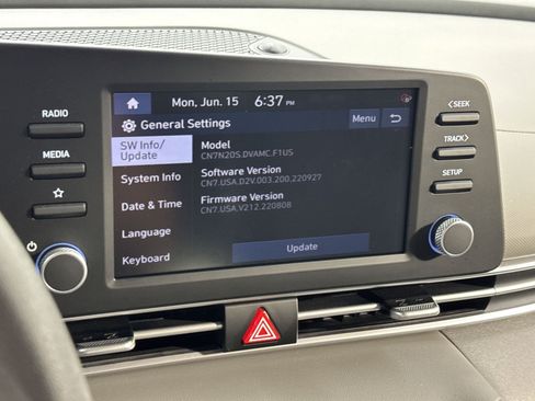 Used 2023 Hyundai Elantra SEL FWD image 32