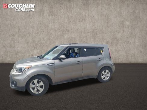 Used 2017 Kia Soul FWD image 1