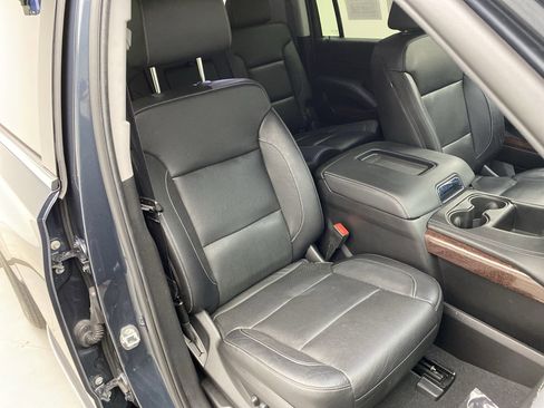 Used 2019 GMC Yukon XL SLT w/ Open Road Package AWD/4WD image 19
