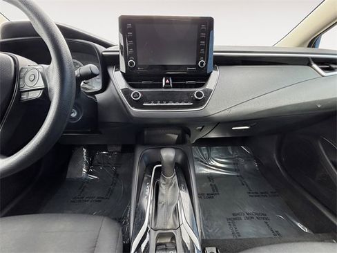Used 2022 Toyota Corolla LE w/ Carpet Mat Package (TMS) image 11