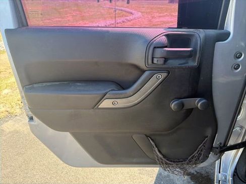 Used 2013 Jeep Wrangler Unlimited Sport w/ Connectivity Group image 16