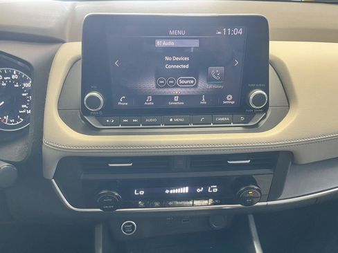 Used 2023 Nissan Rogue SV AWD/4WD image 18
