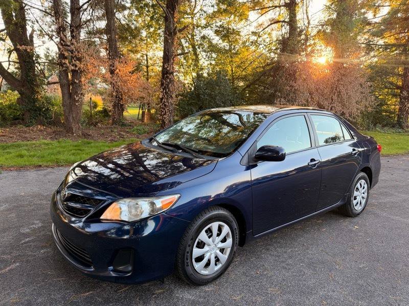 Used 2011 Toyota Corolla LE FWD image 1
