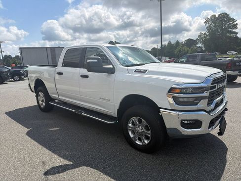 Used 2025 RAM 2500 Big Horn AWD/4WD image 11