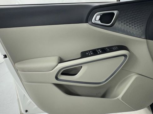 Used 2021 Kia Soul EX image 18