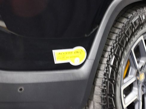 Used 2023 Rivian R1T Adventure image 5