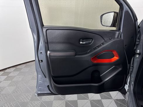 Used 2023 Nissan Frontier PRO-4X w/ Pro Convenience Package image 22