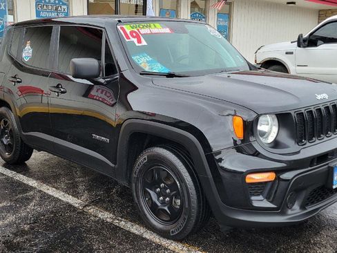 Used 2019 Jeep Renegade Sport image 3
