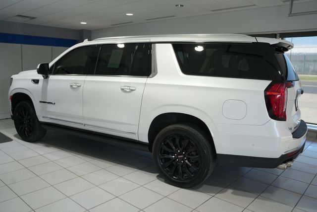 Used 2023 GMC Yukon XL Denali w/ Denali Reserve Package AWD/4WD image 4