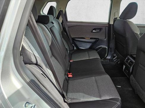 Used 2022 Nissan Rogue SV FWD image 16