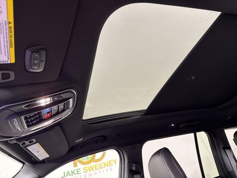 New 2025 Jeep Grand Cherokee Limited image 24