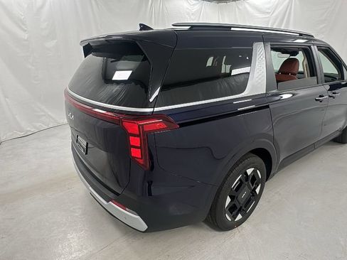 New 2026 Kia Carnival EX FWD image 3