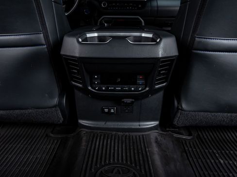 Used 2024 Toyota Sequoia Platinum image 33