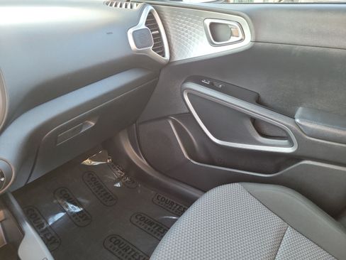 Used 2022 Kia Soul LX w/ Technology Package FWD image 20