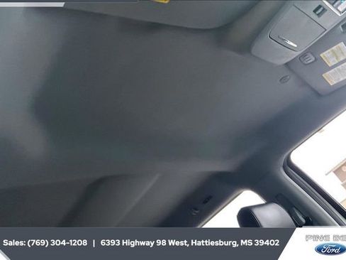 Used 2023 Ford F150 Lariat w/ Trailer Tow Package image 17