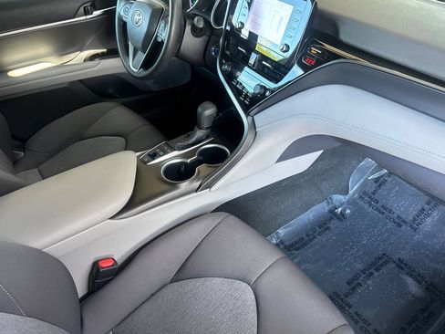 Certified 2022 Toyota Camry LE FWD image 18
