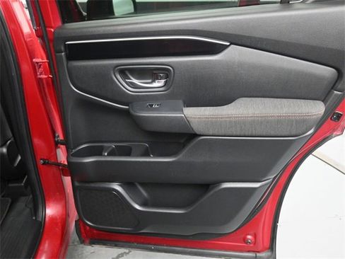 Used 2025 Honda Pilot Sport image 11