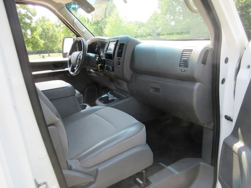 Used 2020 Nissan NV 2500 SV RWD image 36