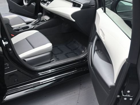 Used 2025 Toyota Corolla LE w/ Convenience Package FWD image 15