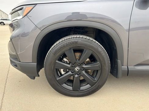 Used 2025 Honda Pilot Black Edition image 9