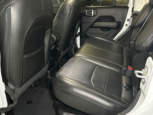 Used 2023 Jeep Wrangler Unlimited Sahara w/ Cold Weather Group image 15