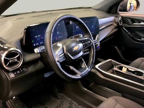 Used 2025 Chevrolet Equinox LT AWD/4WD image 17