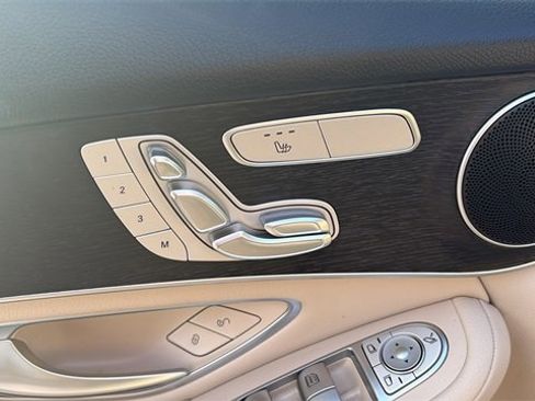 Used 2022 Mercedes-Benz GLC 300 image 22