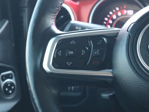 Used 2018 Jeep Wrangler Unlimited Rubicon image 15