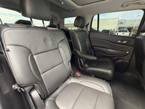 Used 2020 GMC Acadia SLT w/ Premium Package image 18