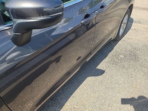 Used 2023 Chrysler Pacifica Touring-L FWD image 14