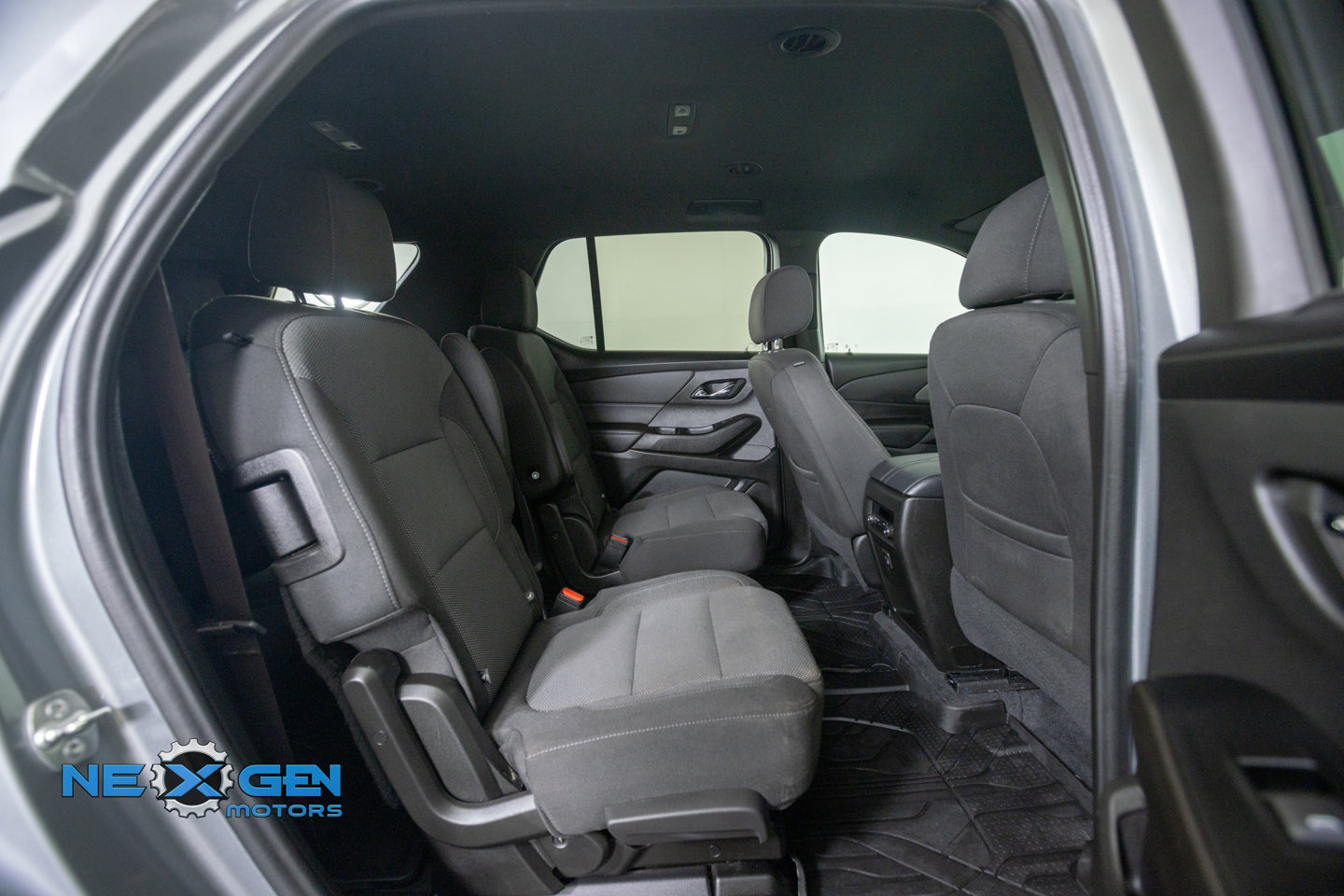 Used 2023 Chevrolet Traverse LT w/ LPO, Floor Liner Package AWD/4WD image 39
