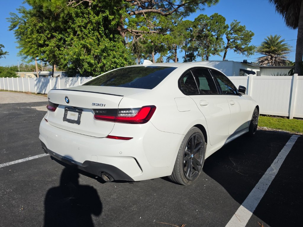 Used 2022 BMW 330i xDrive Sedan w/ M Sport Package AWD/4WD image 16