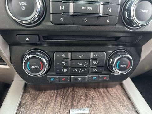 Used 2017 Ford F250 Lariat w/ Lariat Ultimate Package AWD/4WD image 20