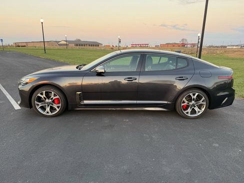 Used 2019 Kia Stinger GT2 image 8