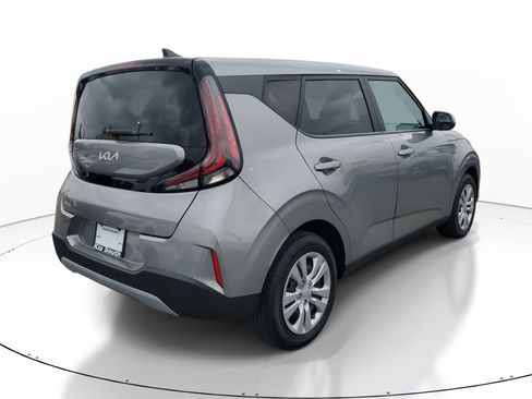 Used 2023 Kia Soul LX image 6