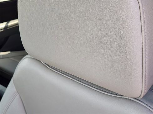 Used 2023 Chevrolet Suburban LT image 16