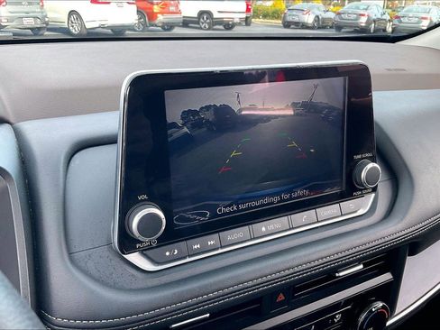 Certified 2023 Nissan Rogue S image 22