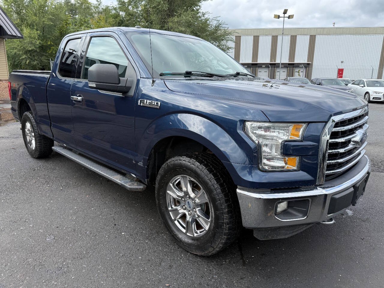 Used 2015 Ford F150 XLT w/ Equipment Group 302A Luxury AWD/4WD image 3