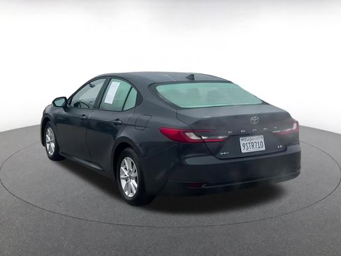 Used 2025 Toyota Camry LE image 12