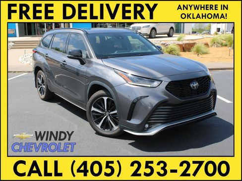 Used 2022 Toyota Highlander XSE FWD image 1