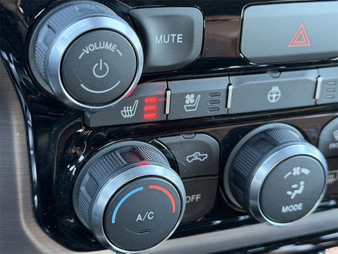 Used 2022 RAM 1500 Limited w/ Bed Utility Group image 29