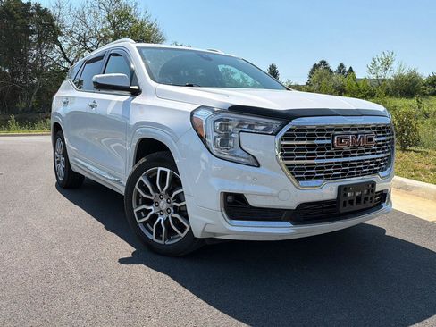 Used 2022 GMC Terrain Denali AWD/4WD image 1