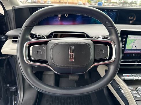Used 2024 Lincoln Nautilus Premier AWD/4WD image 17