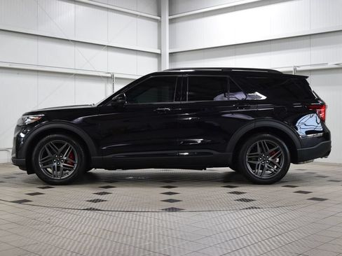 Used 2025 Ford Explorer ST w/ Sun And Sound Package AWD/4WD image 4