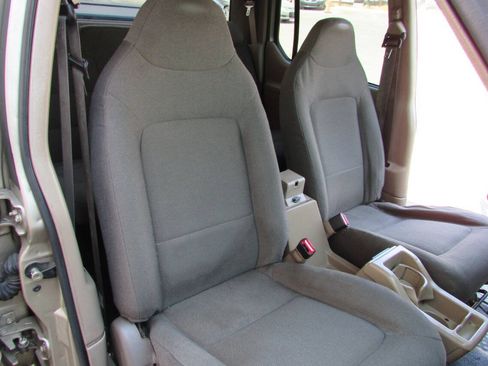 Used 2001 Ford Explorer Sport Trac 2WD image 27