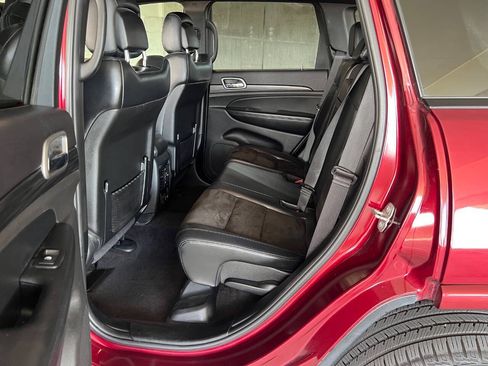 Used 2019 Jeep Grand Cherokee Altitude AWD/4WD image 22