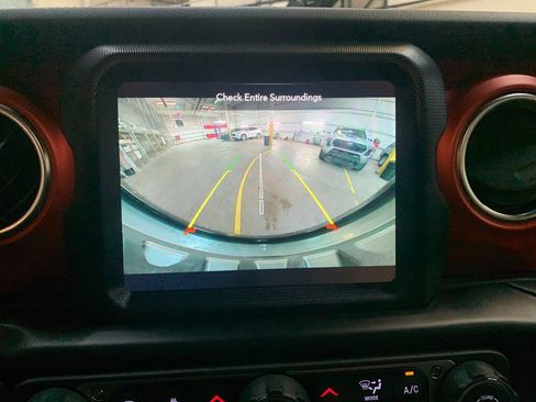 Used 2021 Jeep Wrangler Unlimited Rubicon AWD/4WD image 22